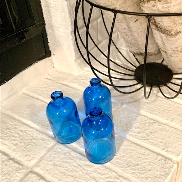 Three Wee Little Bottles - Picture 2 of 8